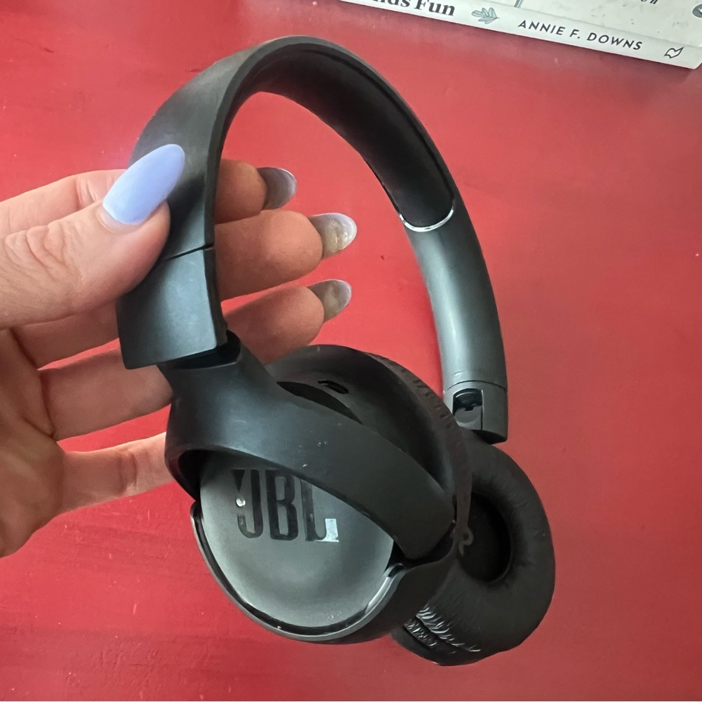 JBL TUNE 510BT black headphones EUC